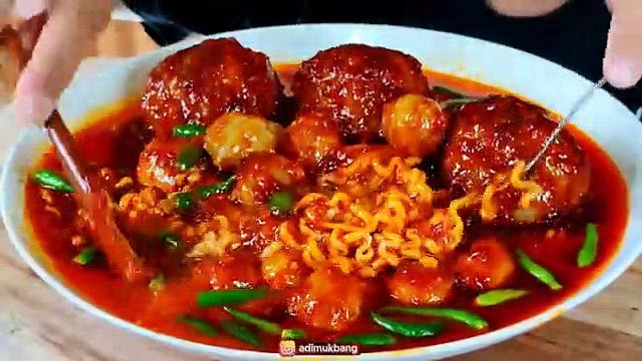MUKBANG BAKSO ACI + MIE SAMYANG SUPER PEDAS!!
