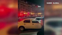 Beyoğlu'nda seyir halindeyken alev alev yandı! Vatandaş kamerasına böyle yansıdı