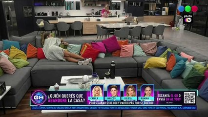 Nacho le suplicó a Julieta que vaya a bañarse y la destrozaron: "Olor a pocha"