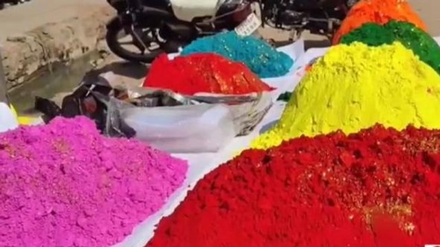आगरा: केमिकल वाले रंग पहुंचा सकते हैं स्किन और बालों को नुकसान, देखें वीडियो