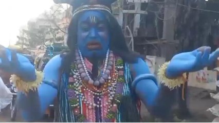 सीवान: सड़कों पर घूम रहा अलादीन के चिराग का जिन्न, जानें इस जिन्न की असली कहानी