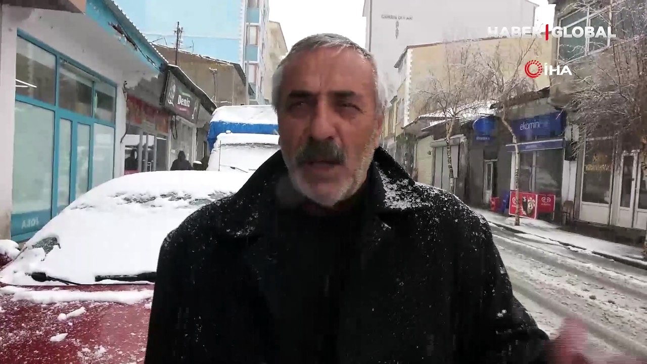 Mart ayında lapa lapa kar yağdı, kent beyaza büründü!
