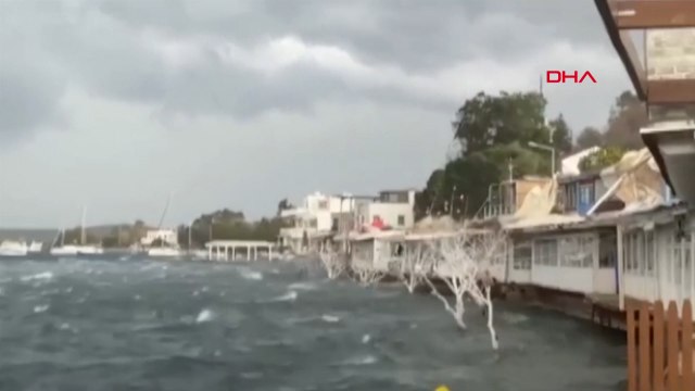 Muğla'nın Bodrum ilçesinde fırtına etkili oldu