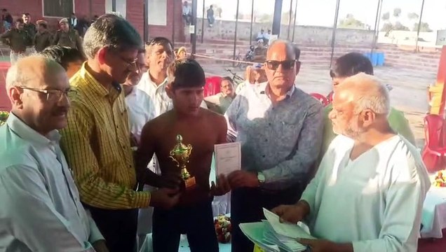 दीपक ने रोमांचक मुकाबले में जीता लोहागढ़ केसरी का खिताब