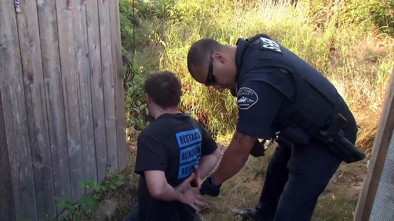 Cops - Se32 - Ep01 - Tracks of My Tears HD Watch