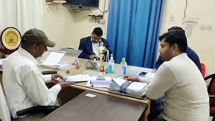 ज्वाइंट डायरेक्टर पहुंचे, कर्मचारियों के डेपुटेशन पर लगाने की जांच की