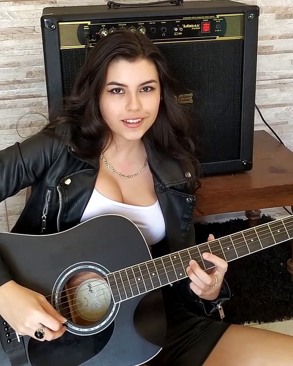 Queen _ Bohemian Rhapsody (guitar solo)_Full-HD_60fps