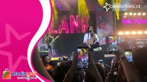 SLANK Beri Pesan Cinta Damai, Penonton Bergoyang di Sound of Love The Festival