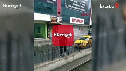 Tramvay yoluna girdi seferlerin aksamasına neden oldu