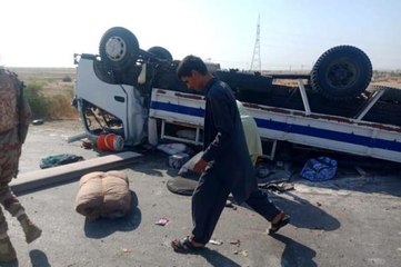 Pakistan'da polis aracına bombalı saldırı: 9 ölü, 9 yaralı