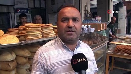 Depremzede esnaf kepenklerini açtı