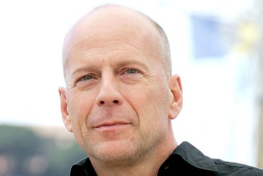 Bruce Willis malade, atteint de démence : il apparaît affaibli sur une photo rendue publique... Le cliché divise