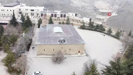 Pisa Kulesi'nden daha eğik olan 870 yıllık tarihi Eğri Minare, 3 büyük depremde de ayakta kaldı