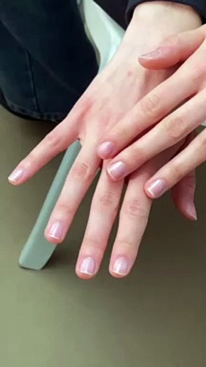 FASHION WEEK Ongles naturels : ce combo de vernis offre une manucure parfaite en moins de 3 minutes