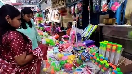 जमकर हुई होली की खरीदारी