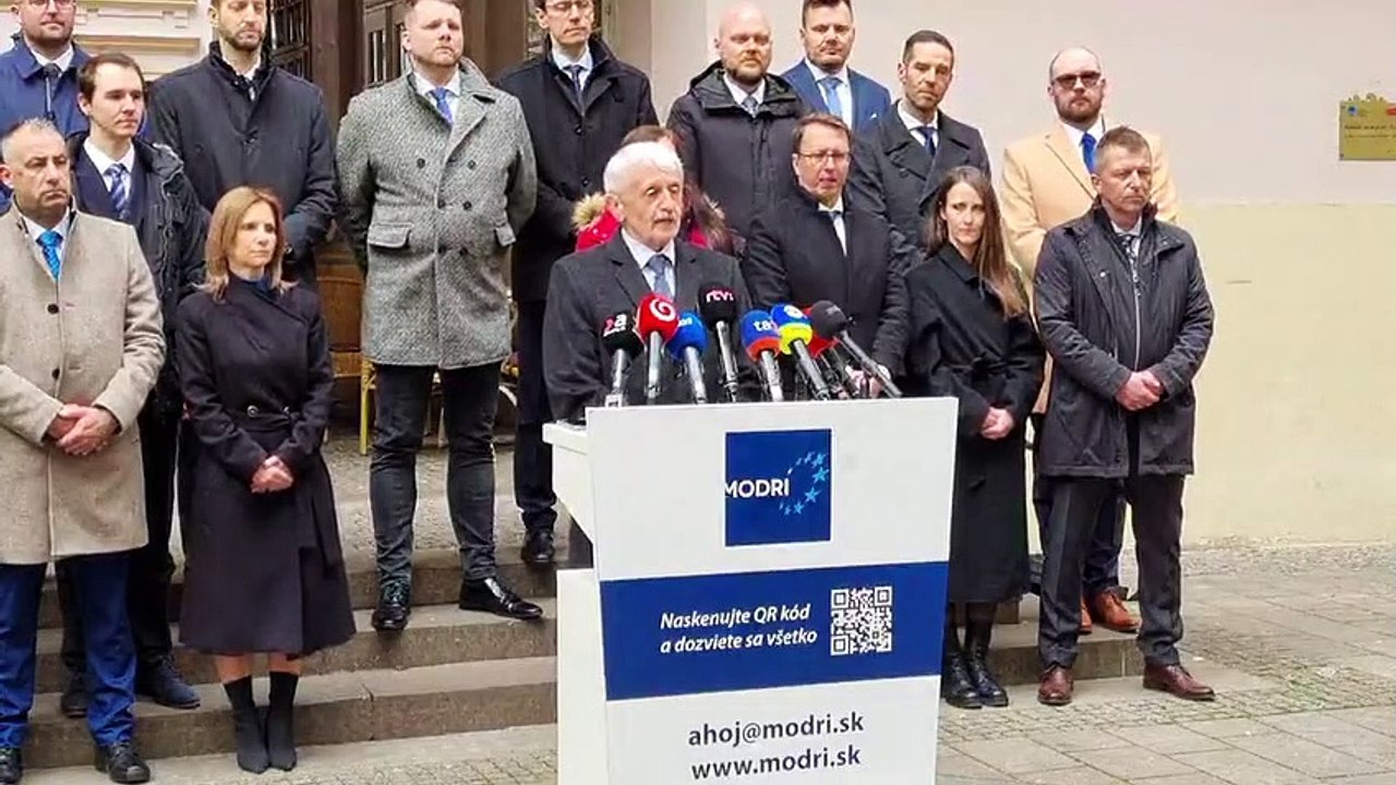 ZÁZNAM: Modrí okolo Dzurindu začínajú zbierať podpisy na vznik strany
