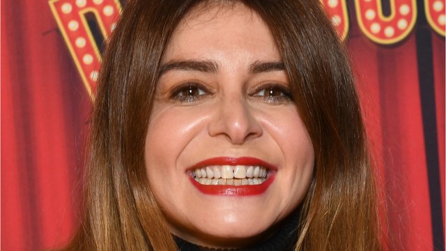 VOICI - Julie Zenatti : la Toile se mobilise pour aider le chat de la chanteuse en danger