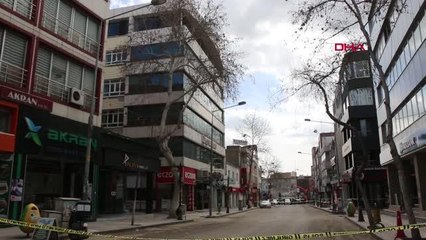 ADIYAMAN'DA AĞIR HASARLI BİNADA SALLANMA İHBARI YAPILDI, CADDE KAPATILDI