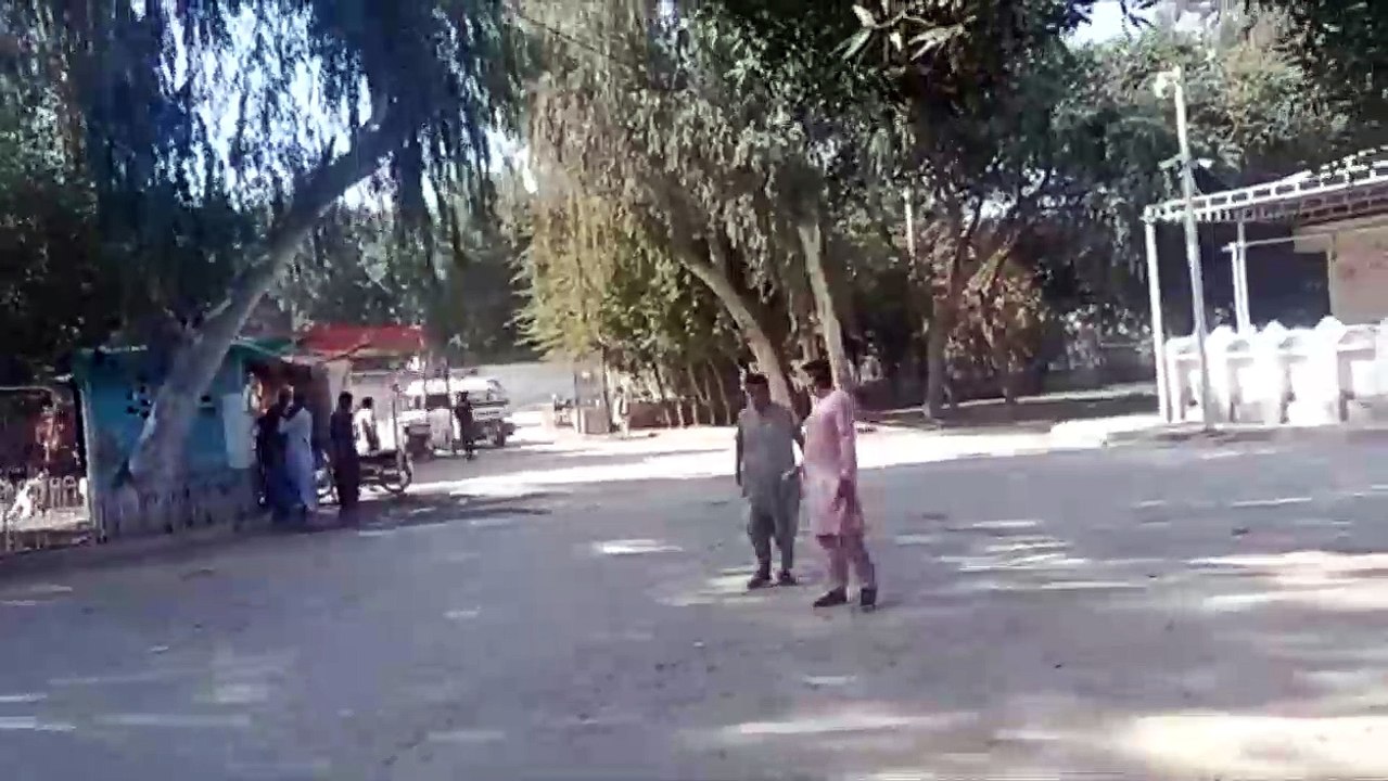 مقتل تسعة شرطيين على الأقل في هجوم انتحاري استه...