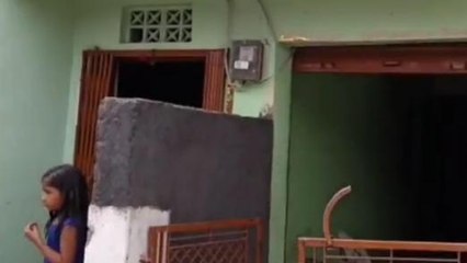 अपराध या साजिश: संदिग्ध स्थिति में घर में मिला शव, पुलिस कर रही जांच