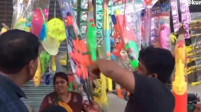 बैतूल: होली पर्व आते ही रंगों का बाजार सजा देखने को मिली रौनक