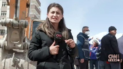 Savcılar enkazlardan delil topluyor