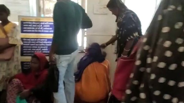 लोकसेवा केन्द्र में नहीं दी जा रही रसीद