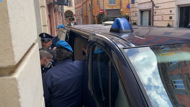 Alice Neri, le parole del marito e del legale difensore dopo il caso delle macchie d'olio sui vestiti di Gaaloul in tribunale