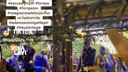 Heydi Infante es GOLPEADA durante presentación por músico
