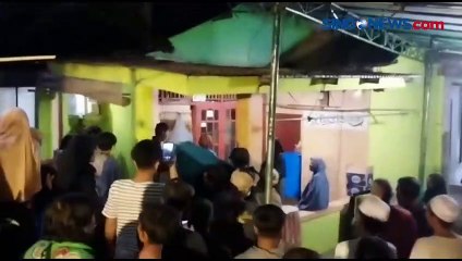 Pengemudi Ojol Korban Kecelakaan Maut Cibubur Dimakamkan di Depok