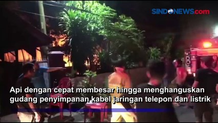 Gudang Penyimpanan Kabel dan Minibus di Makassar Ludes Dilalap Api