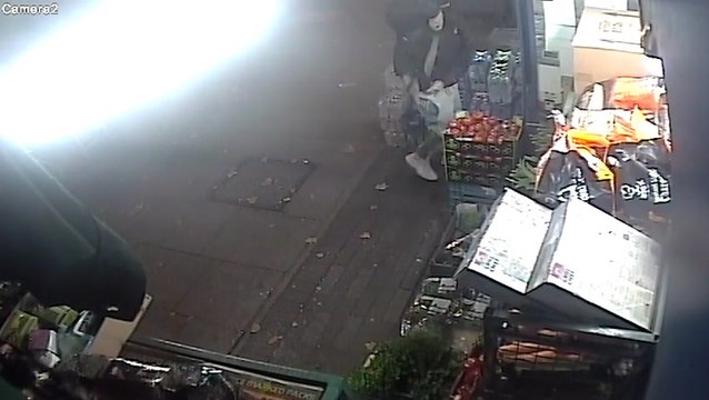 Suspect armed with machete steals money and cigarettes from shop in London