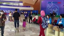 Keseruan Gibran Rakabuming Nonton Tim Bulu Tangkis Indonesia di ASEAN Para Games 2022