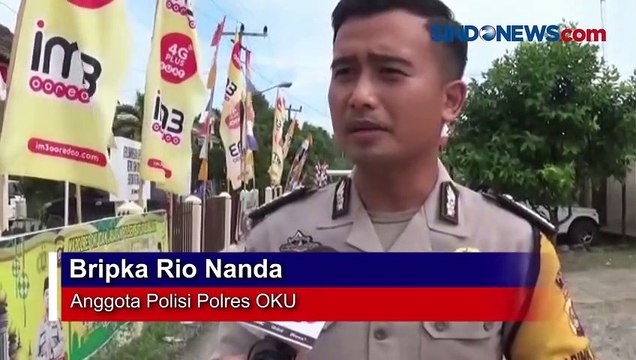 Viral Polisi Perbaiki Bendera Merah Putih yang Terbalik