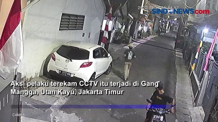 Viral Dua Pelaku Pencurian Spion Mobil Beraksi di Utan Kayu, Jakarta Timur