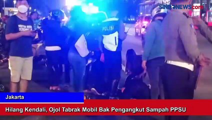 Hilang Kendali, Ojol Tabrak Mobil Bak Pengangkut Sampah PPSU