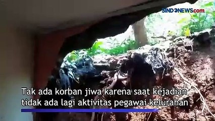 Tertimpa Tanah Longsor, Ruang Kelurahan Pondok Jaya Ambruk