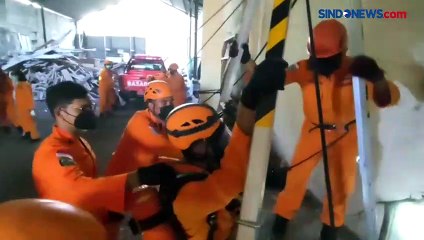 Tim SAR Gabungan Evakuasi Jasad Pekerja Bangunan yang Terjebur Sumur Sedalam 20 Meter