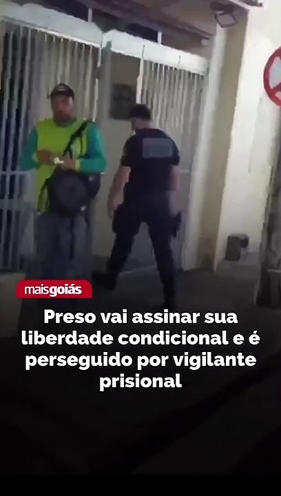 Um vídeo gravado por detento do regime semiaberto mostra quando um Vigilante Penitenciário Temporário (VPT) usa sua arma de fogo para impedi-lo de assinar sua liberdade condicional na Unidade Prisional de Mineiros, região Sudoeste do estado.  Na gravação,