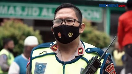 Polda Metro Bagikan Sembako kepada Masyarakat di Benhil