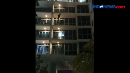 Petugas Damkar Evakuasi Pria Diduga Hendak Bunuh Diri dari Lantai 8 Apartemen di Puri Indah