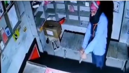 सीतामढ़ी: पिस्टल के बल पर सीएसपी लूट की कोशिश, घटना CCTV में हुआ कैद