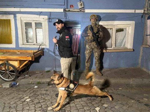 İstanbul'da uyuşturucu tacirlerine helikopter destekli eş zamanlı şafak operasyonu