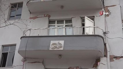 Anne ve iki çocuğunu kablo hayata bağladı