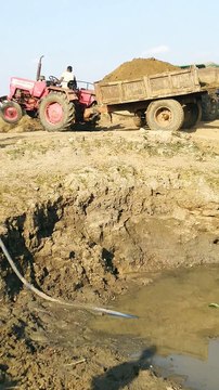 ट्रैक्टर पलट गया Driver ki halat Driver ki halat | heavy driver |ट्रैक्टर की ताकत|कोन सा ट्रेक्टर खरीद सकते है #tractor #jcb