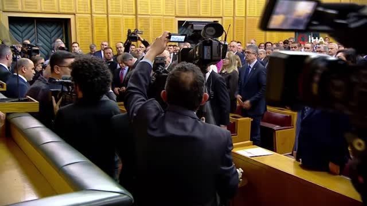 Devlet Bahçeli: "Bursaspor - Diyarbakırspor arasında oynanan futbol müsabakası esnasında tribünlerden sallanan provakatif görsellerin sporun ahlak ve...