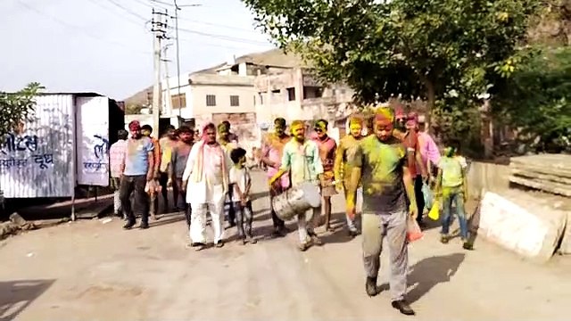 हर्षोल्लास से मनाया रंगों का त्योहार