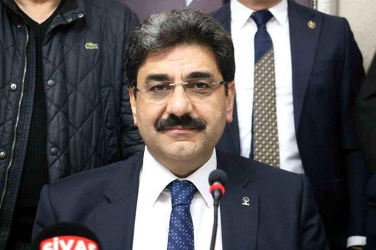 AK Parti Sivas İl Başkanı Aksu, milletvekilliği aday adaylığı için görevinden istifa etti