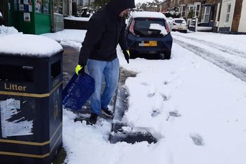 Sheffield Headlines 7 March: Official 'disruptive snow' warning issued for Thursday and Friday