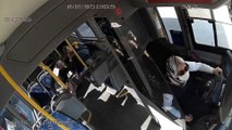 Otobüste kalp spazmı geçiren adamı kadın otobüs şoförünün hızlı hareketi kurtardı